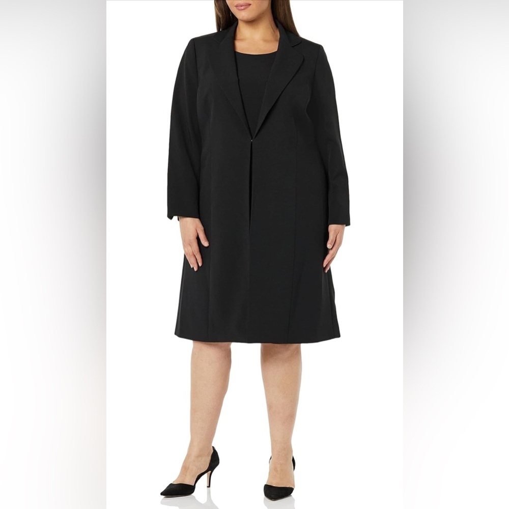 Le Suit Woman’s Jacket/ Sophisticated Black Dress Suit